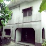 7 bedroom duplex with 2bedroom flat boys quarter, security house, generator house and borehole